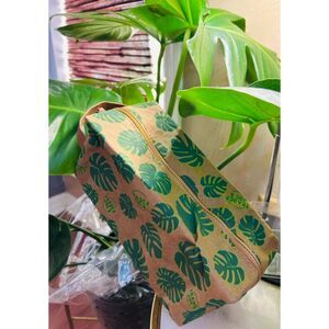 Trader Joes Toiletry Bag Monstera Leaf Print Recycled Reusable Paper Dopp Kit